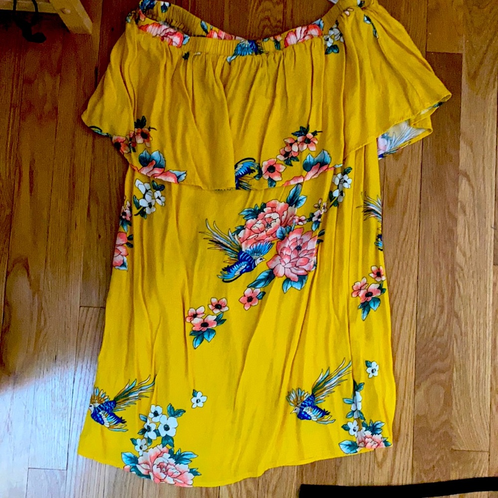 Cute yellow off the shoulder dress!